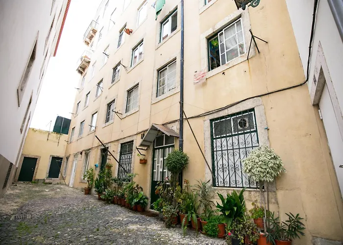 Akicity Alfama Radiant شقة