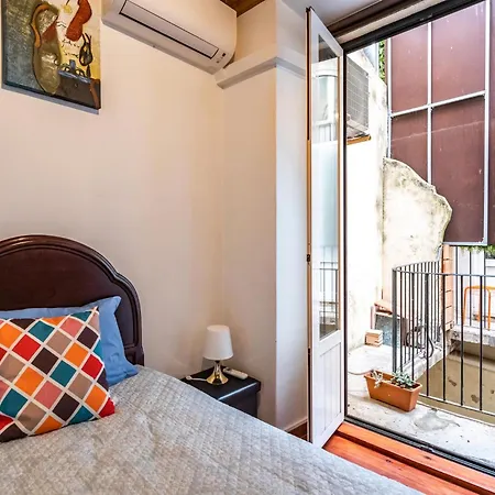 Akicity Alfama Radiant Apartament *