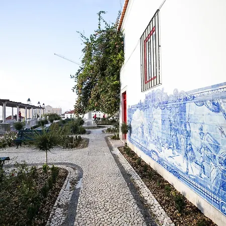 Akicity Alfama Radiant Apartament *